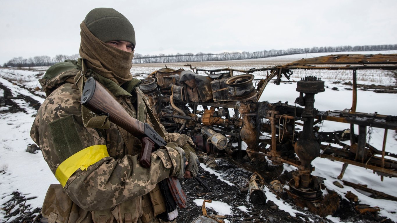 Украинские бойцы уничтожили около 500 единиц техники оккупантов в Харьковской области