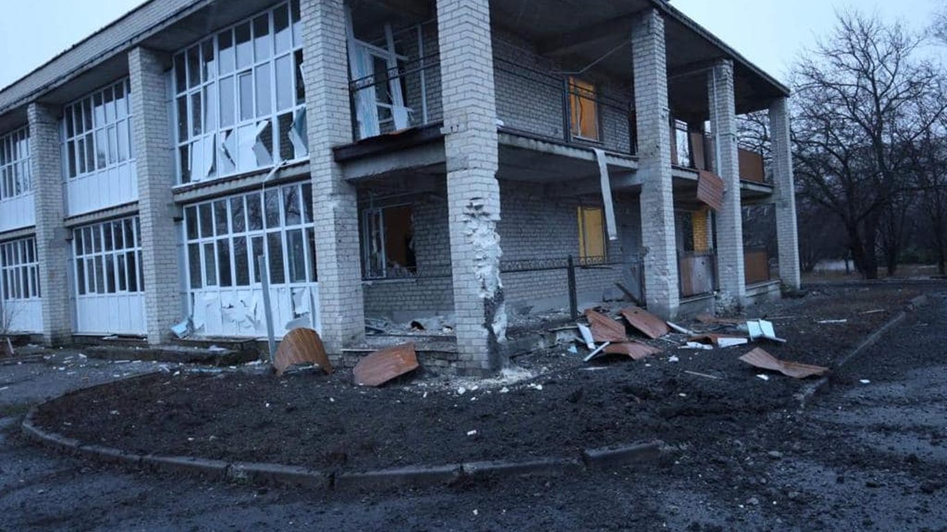 Война в Украине - в Луганской области оккупанты обстреляли города