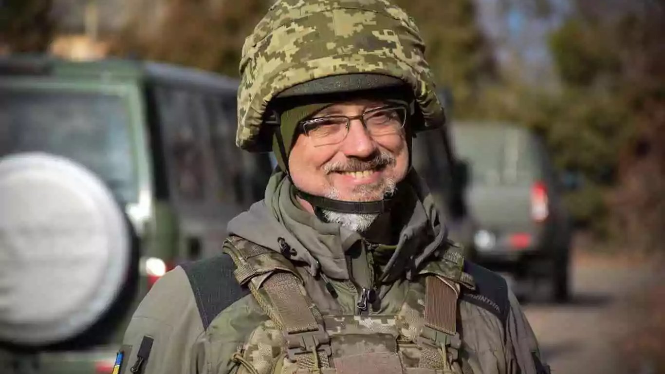 Война в Украине - Резников призвал уничтожать системы радиоразведки России