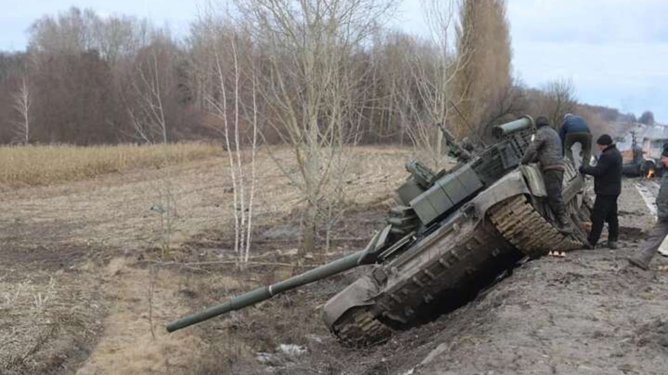 Війна в Україні: під Києвом підготували могили для російських солдатів