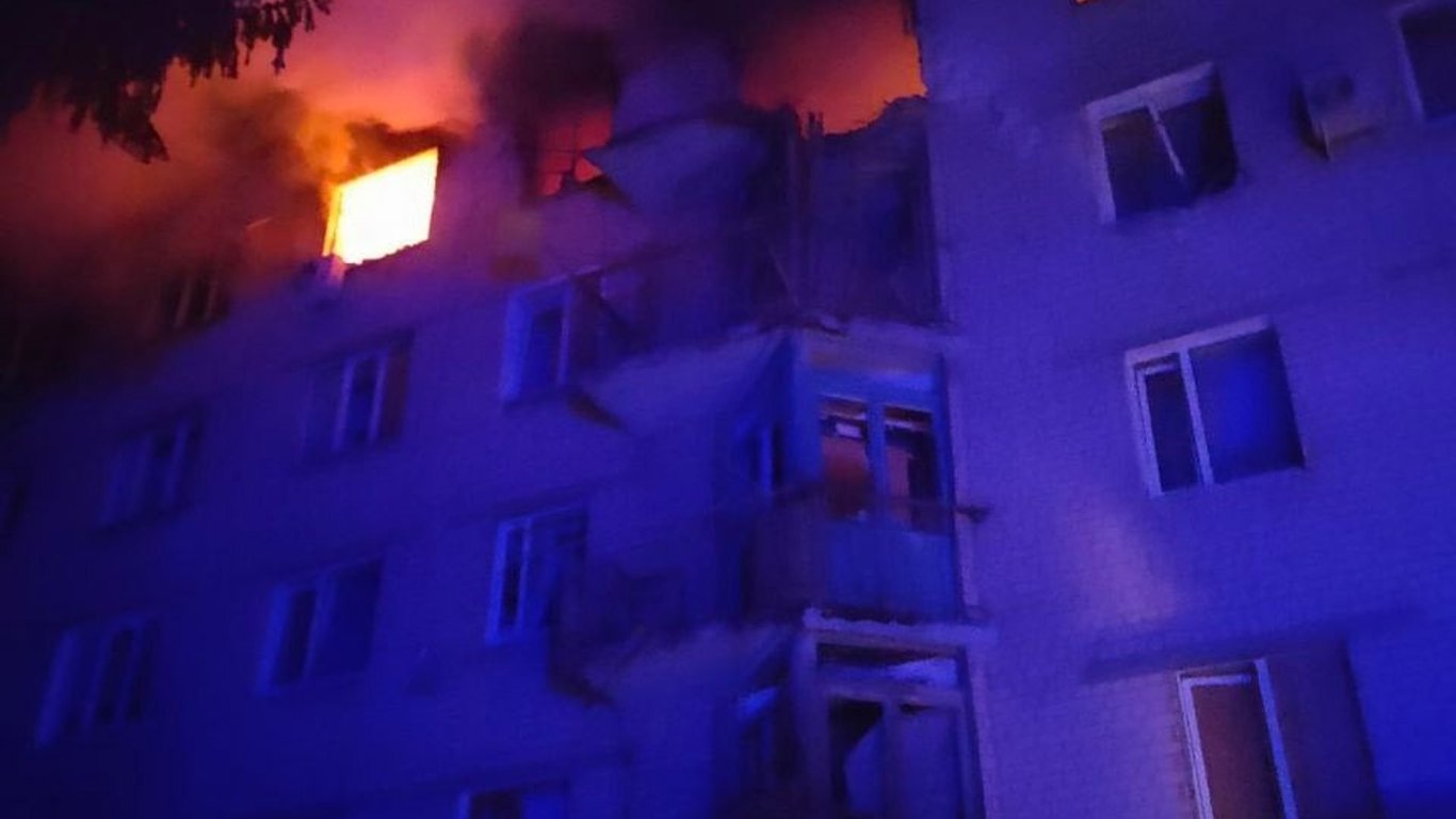 Ночью в результате обстрелов в Харькове горели подстанция и общежитие ХФТИ