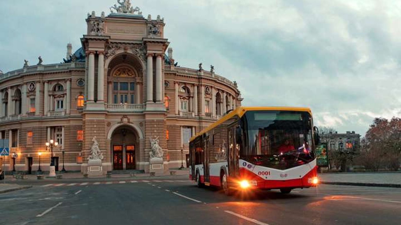 Як курсує громадський транспорт в Одесі