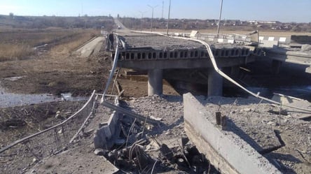 Оккупанты разбомбили мост между Энергодаром и Запорожьем. Фото, видео - 285x160