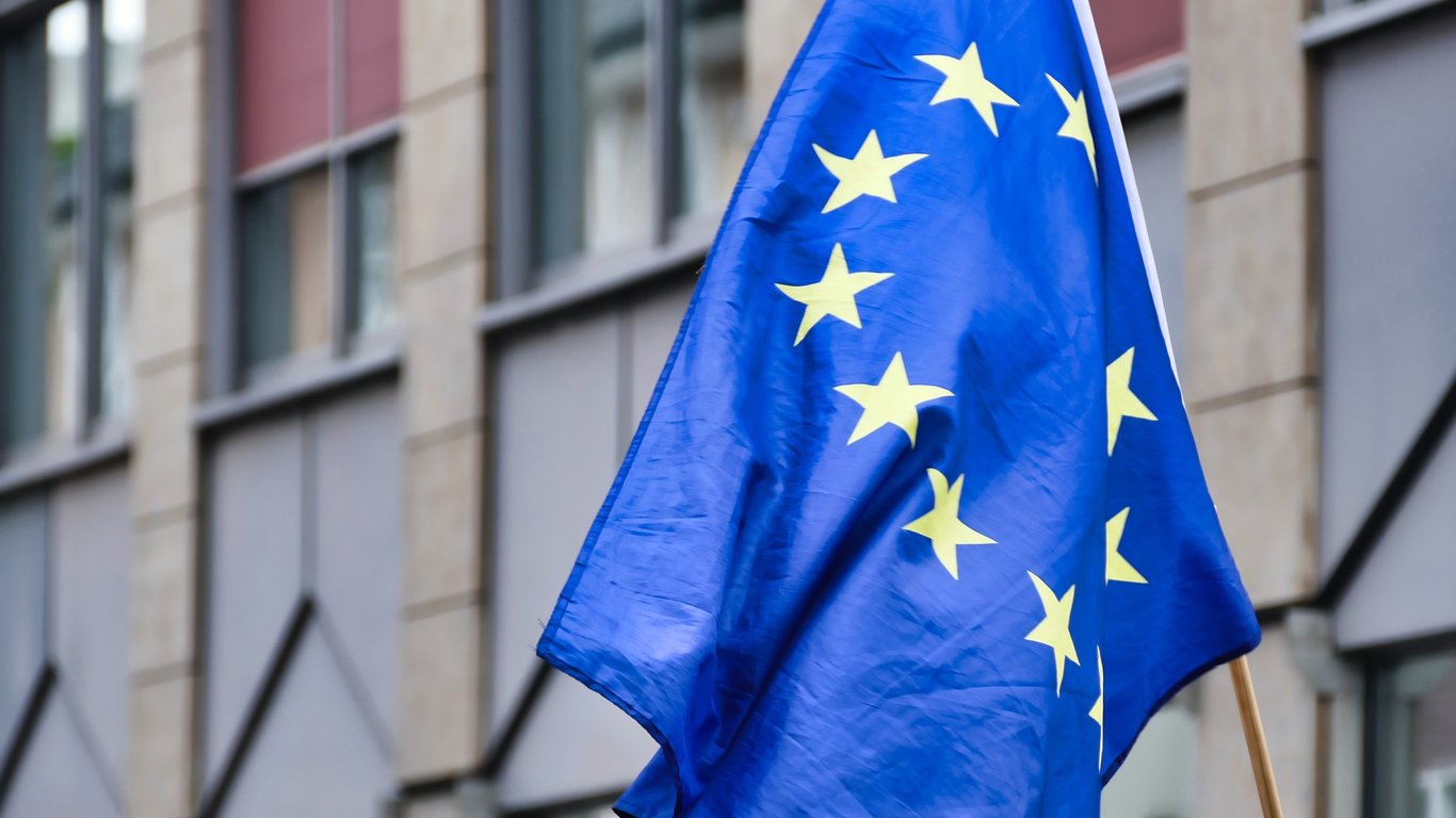 Польша и Литва выступают за немедленное предоставление Украине статуса кандидата в ЕС