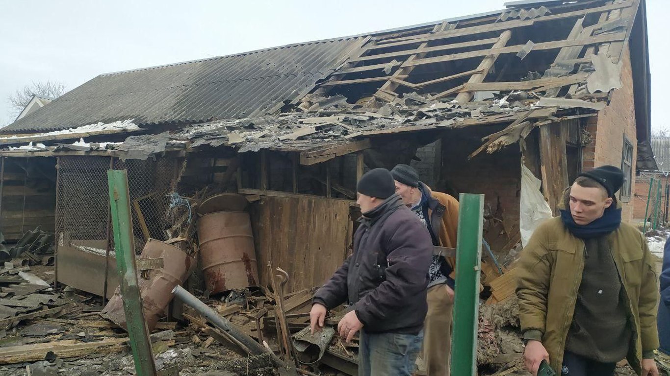Война в Украине - враг совершил артобстрел жилых домов Сумской области