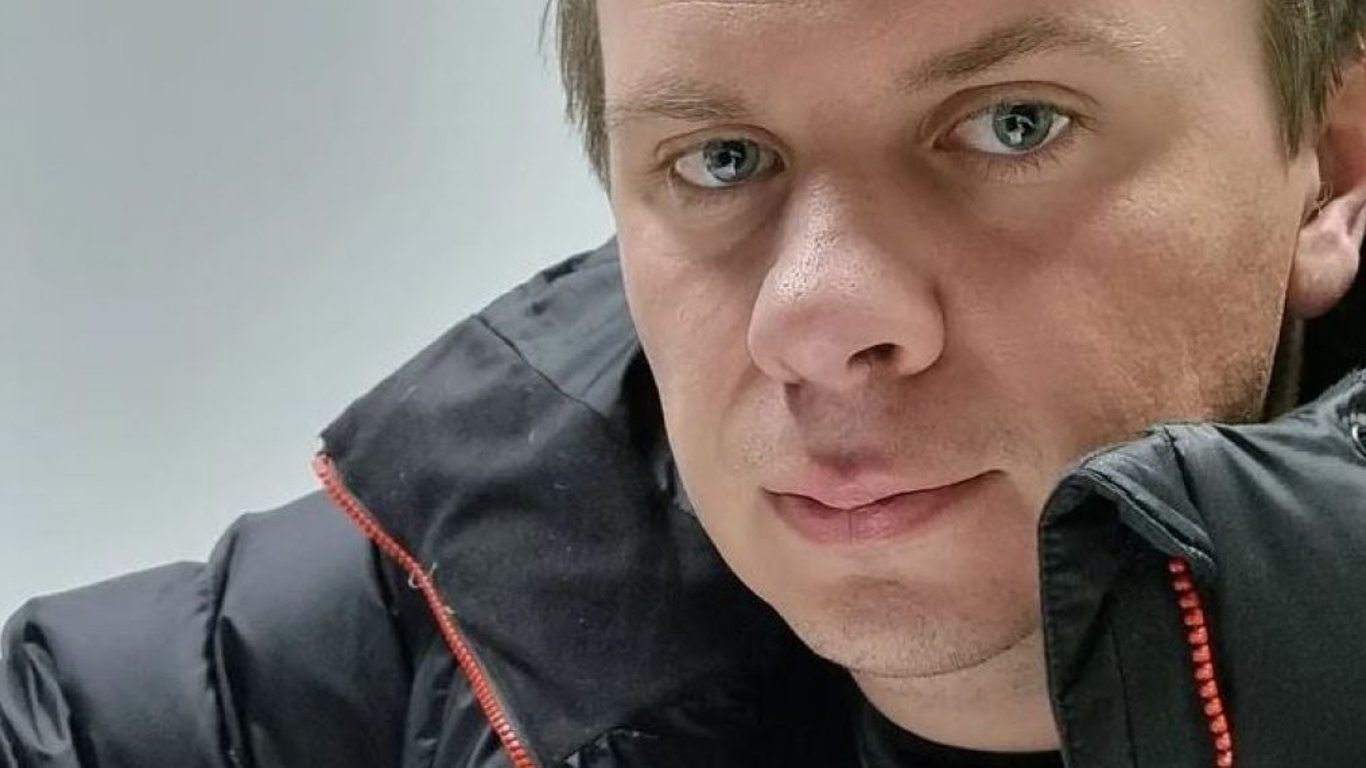 Дмитрий Комаров пришел к дому на Оболони, в который попала российская ракета - видео