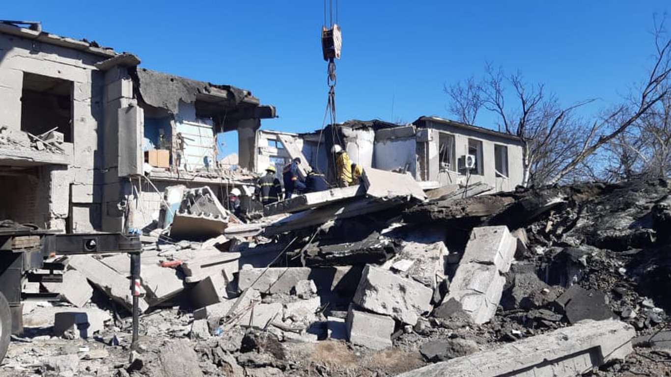 В Николаевской области из-под завалов школы получили семерых погибших