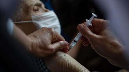 Вакцинация от COVID-19 в Одессе: где и как проходит иммунизация во время войны - 285x160
