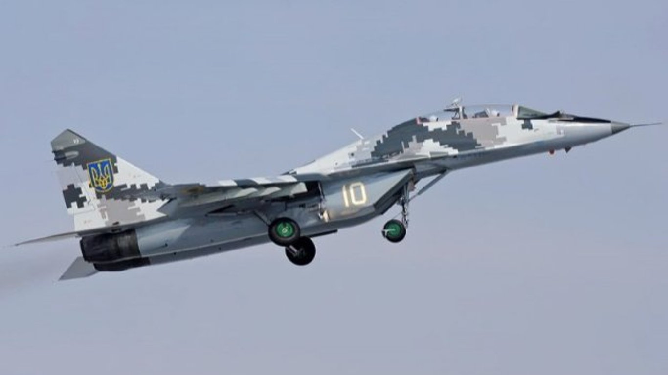 ВСУ сбили еще один вражеский самолет под Харьковом - видео