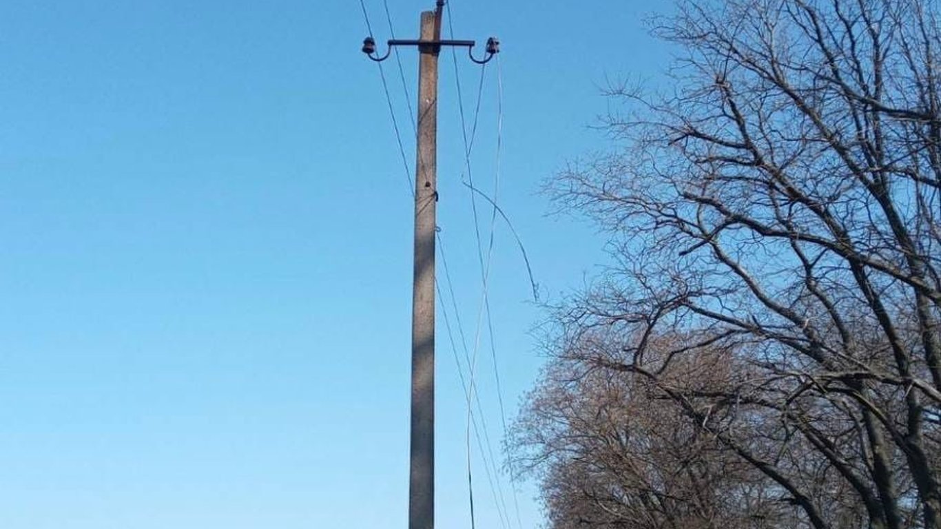 На Одещині в обстріляних окупантами селах відновили електропостачання