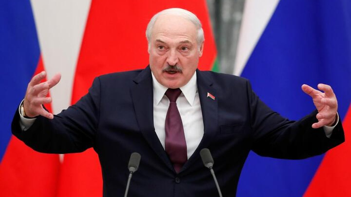 Лукашенко о войне в Украине – Зеленский должен подписать мирный договор