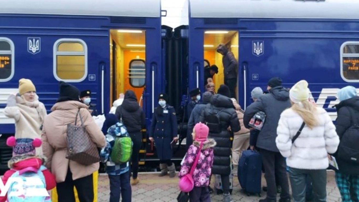 Укрзалізниця запускает дополнительные поезда из Киева во Львов