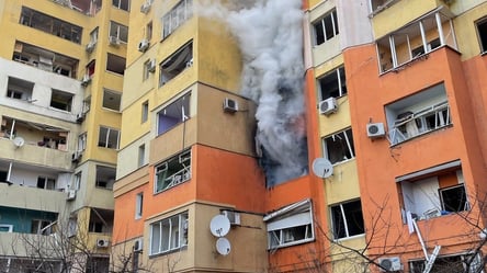 Утренний обстрел Харькова: пострадали шестиэтажка вуза и два жилых дома, есть погибший и раненые. Видео - 285x160