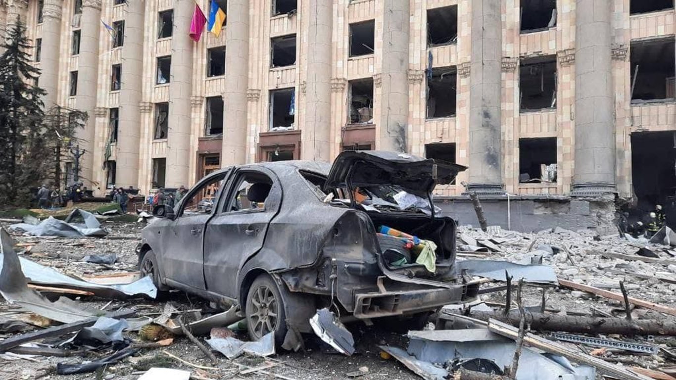 Оккупанты обстреливают Харьков кассетными боеприпасами