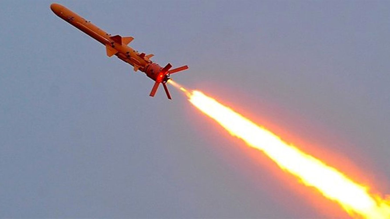 Українські бійці збили кілька ракет над Києвом