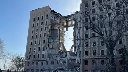 Ракетний удар по Миколаївській ОДА: кількість жертв продовжує зростати - 285x160