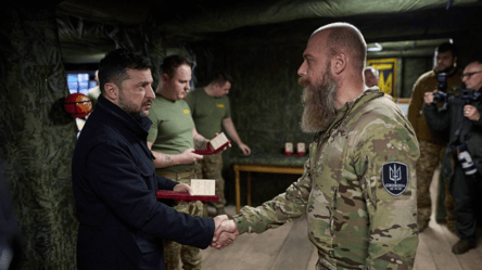 Зеленський на Донеччині зустрівся з бійцями НГУ "Рубіж" - 290x160