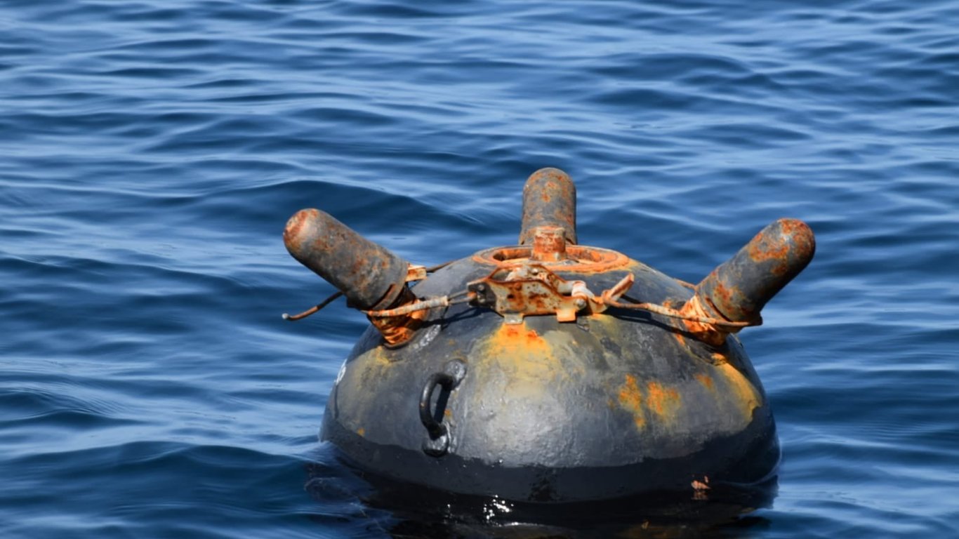 Турция обнаружила и обезвреживает очередную мину в Черном море