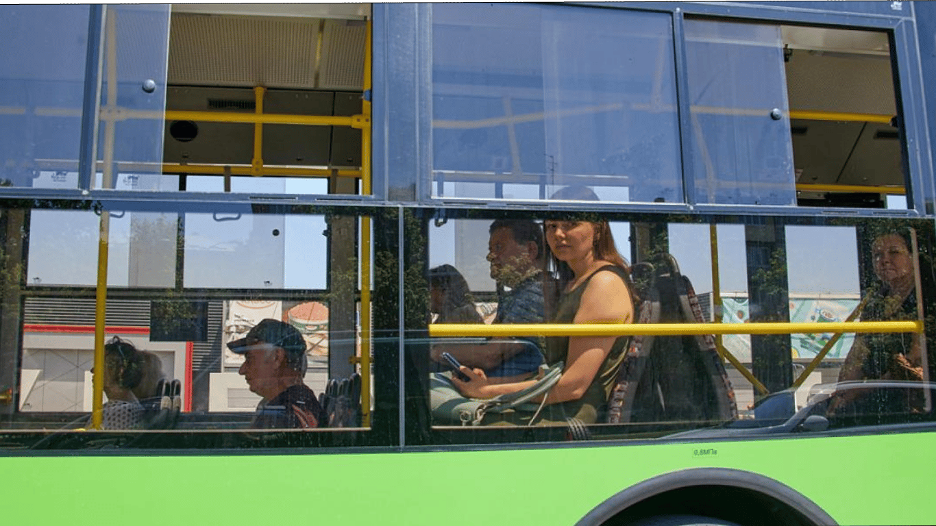 Новости Харькова — мужчина взорвал в автобусе предмет, похожий на гранату