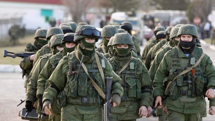 У Криму окупанти примусово мобілізують чоловіків та заборонили виїзд із півострова - 285x160