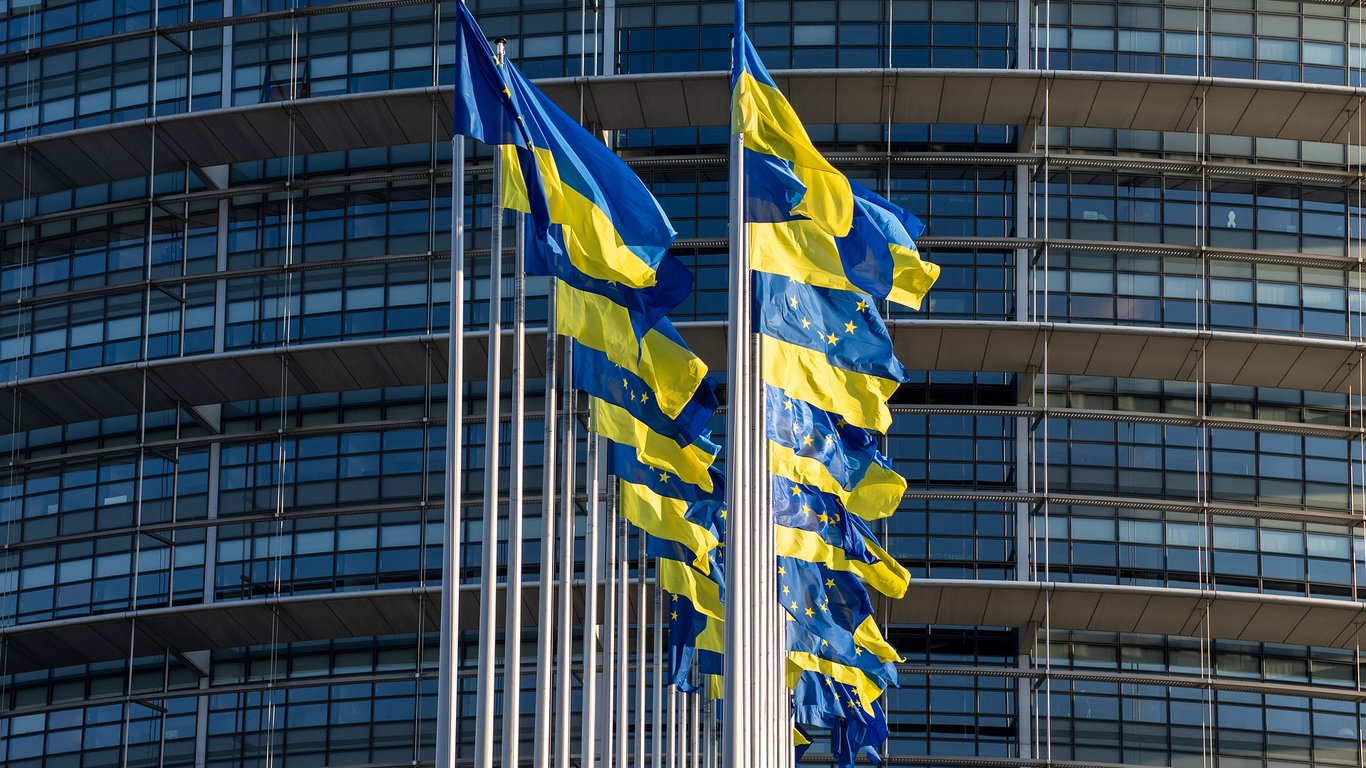 Евросоюз возобновляет работу своего представительства в Киеве