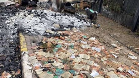 В освобожденном Ирпене нашли сотни сожженных оккупантами Библий - 285x160