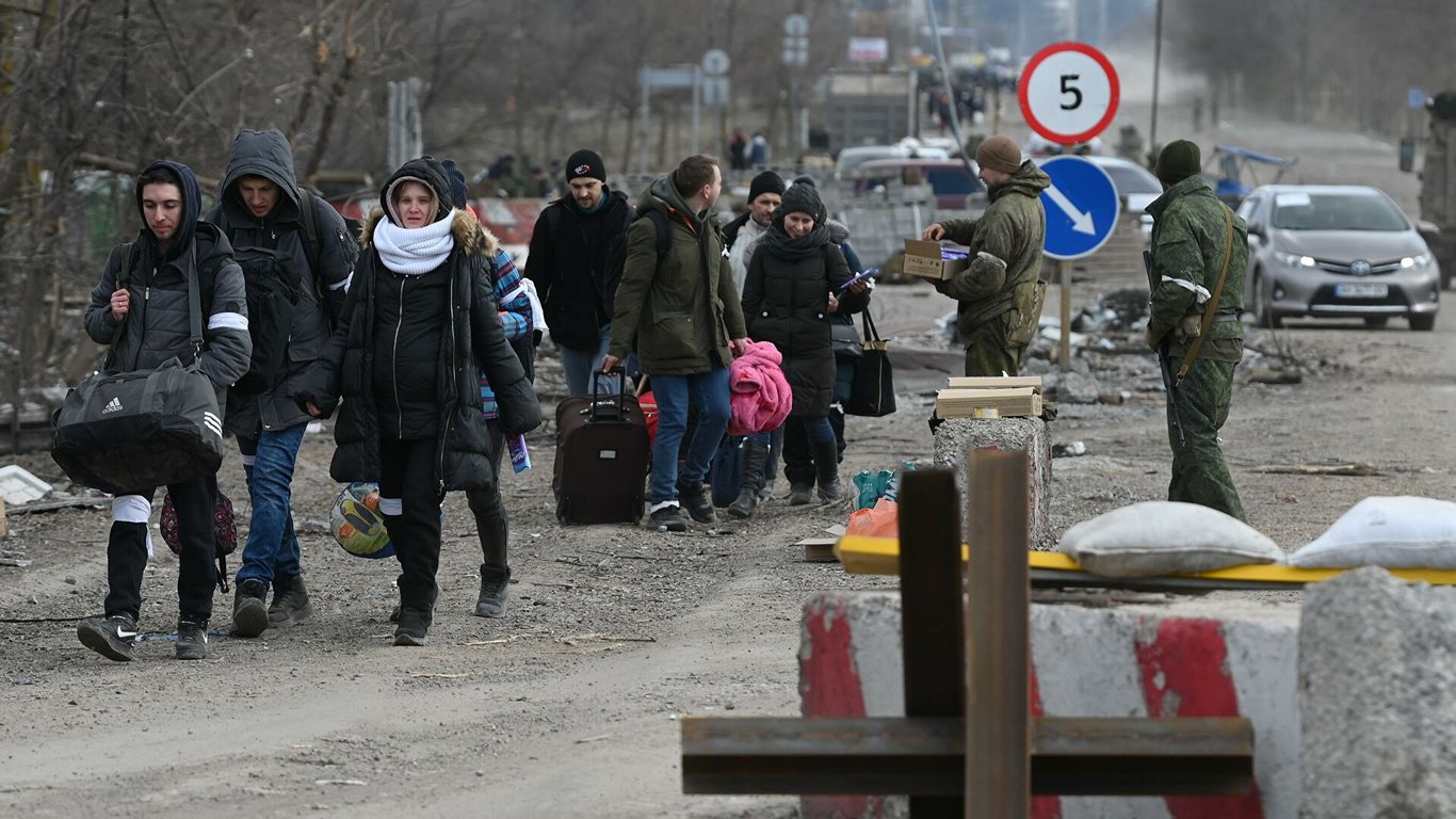 путин отправил почти 100 тысяч украинских беженцев в сибирь и за полярный круг