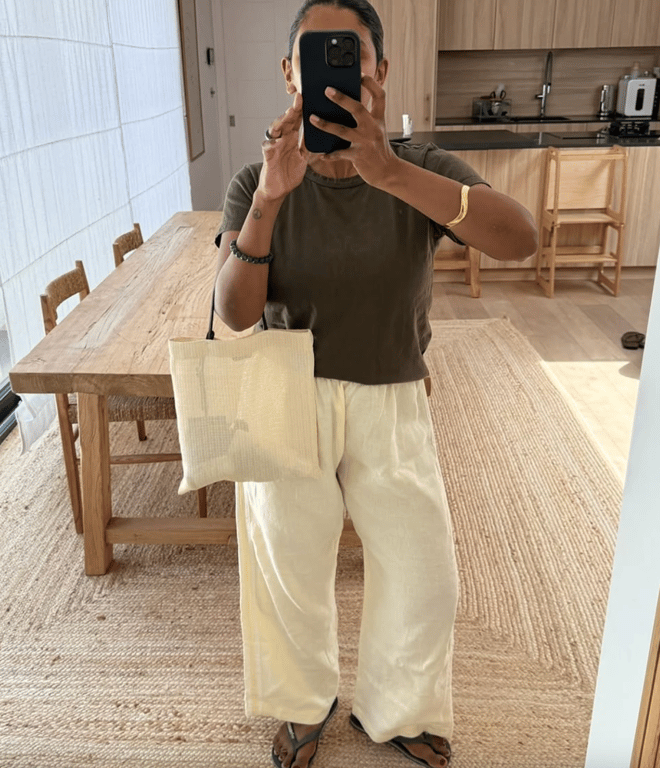 В піжамних штанах зараз модно ходити скрізь