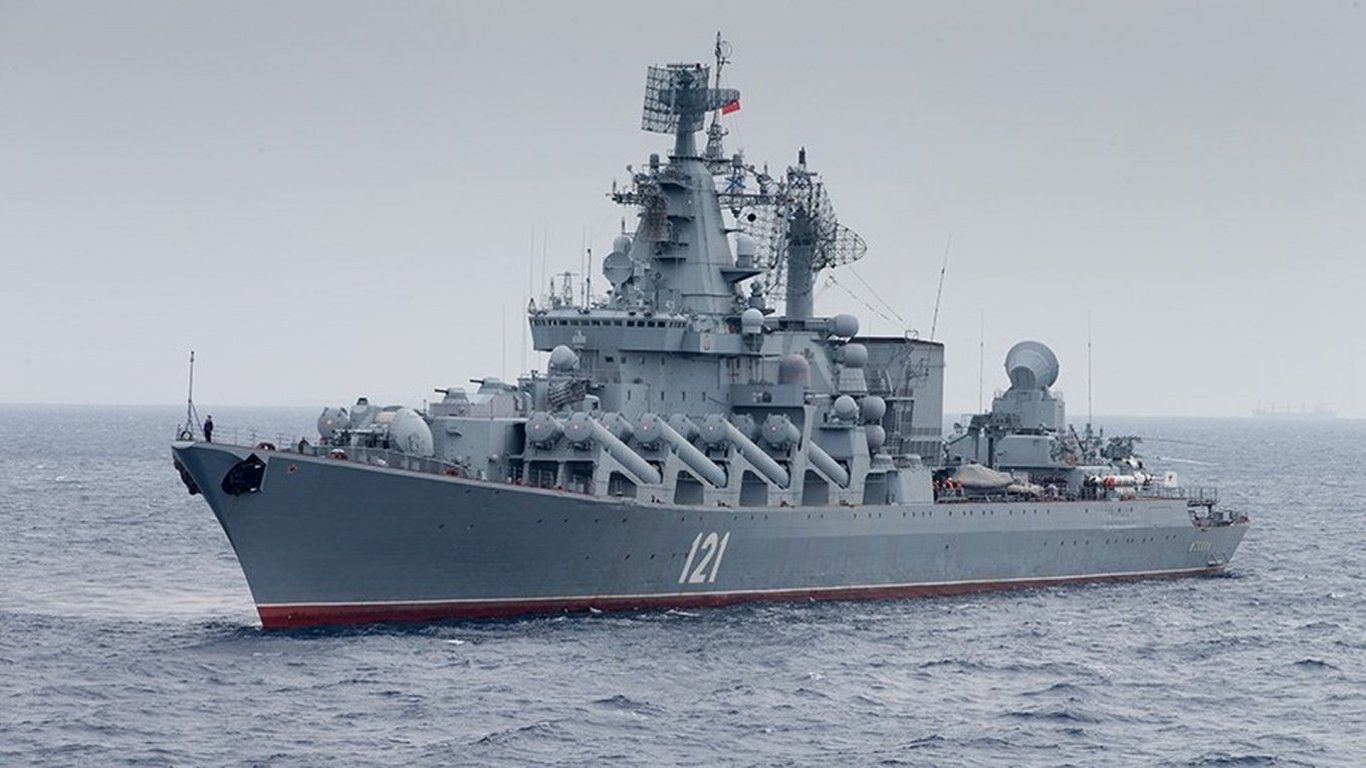 На подбитом крейсере Москва может быть ядерное оружие