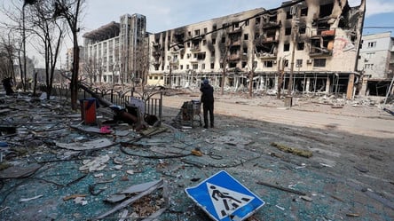 Повторюють Освенцем? Окупанти у заблокованому Маріуполі ввели трудову повинність - 285x160