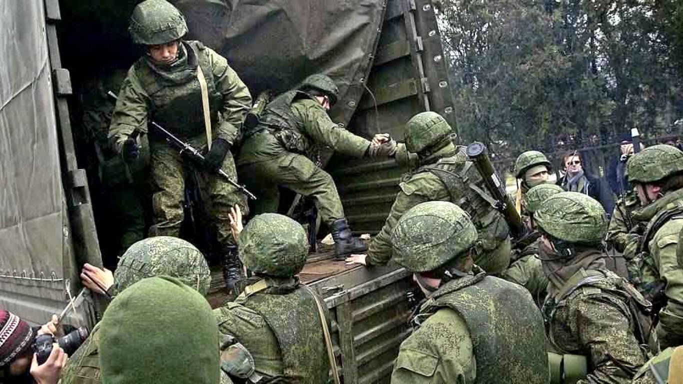На Донбассе начинается большая битва, россияне попытаются взять Мариуполь – генерал-лейтенант дал оценки