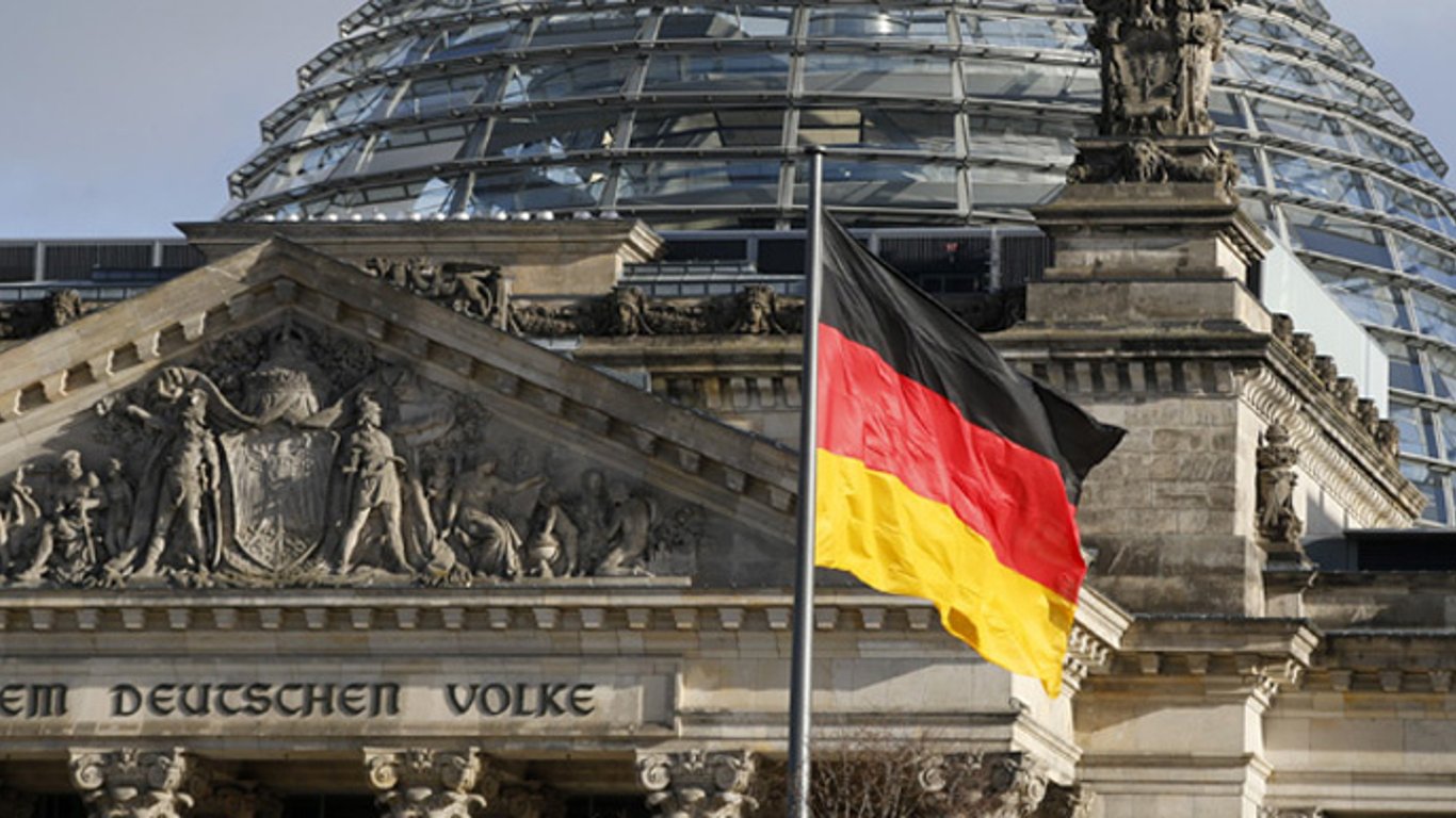 Німеччина припинить купувати в рф нафту до кінця 2022 року