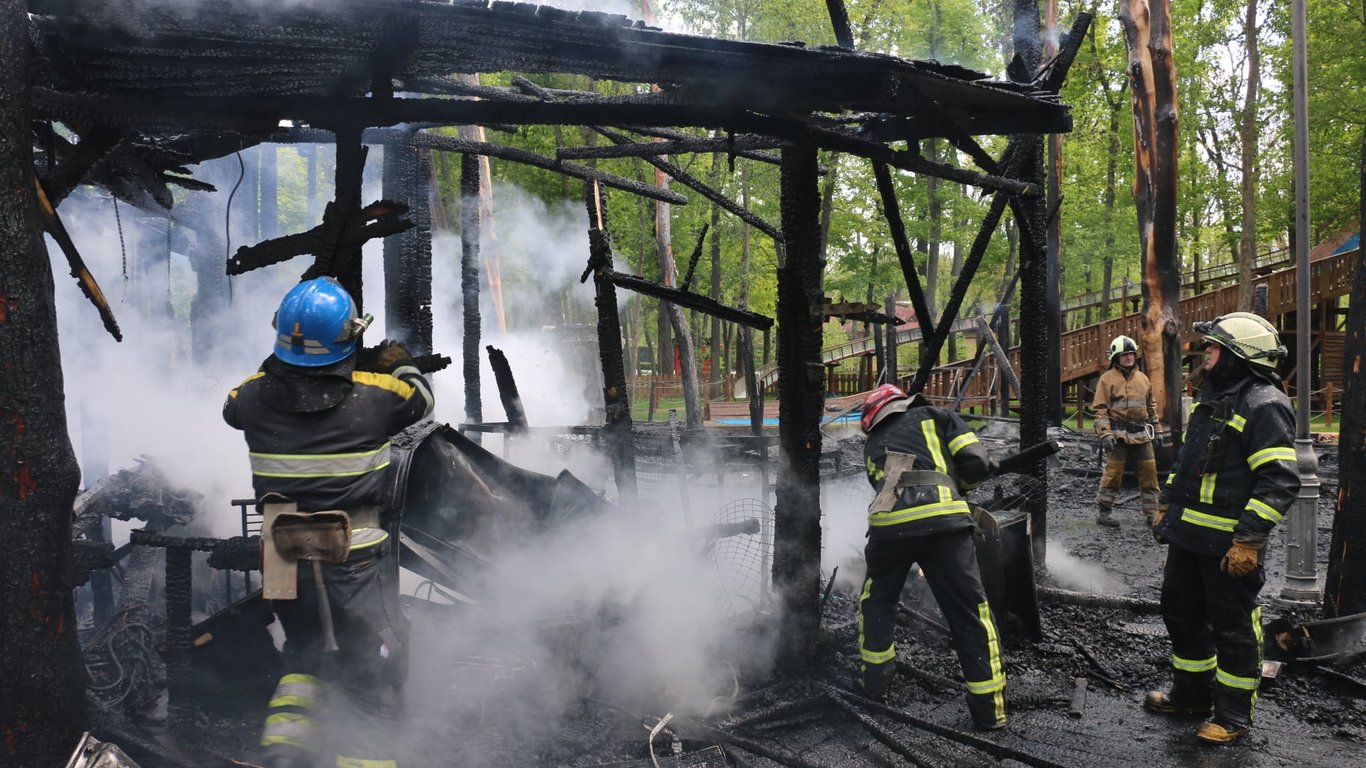 Російські війська обстріляли центральну частину Харкова - постраждала жінка