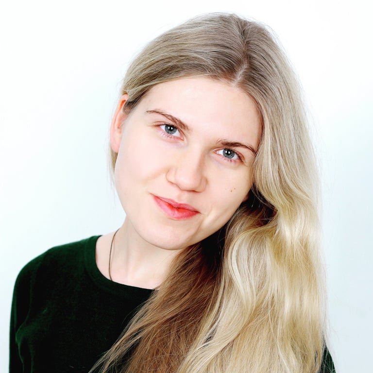 Александра Черзорова - редактор