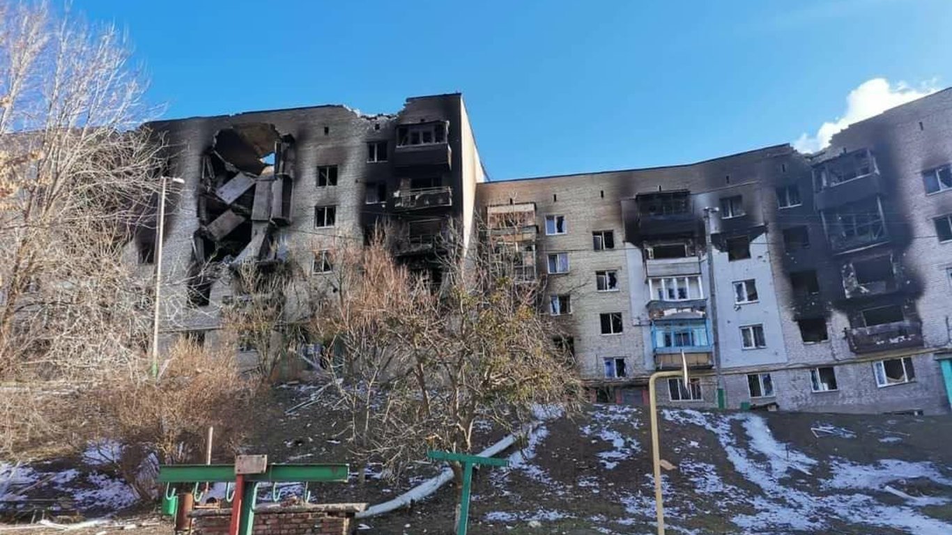 Ситуация в Изюме – в разрушенном доме нашли тела 44 погибших