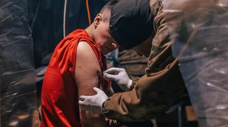 Искалеченные защитники Мариуполя: Азов показал фото раненых украинских защитников - 285x160