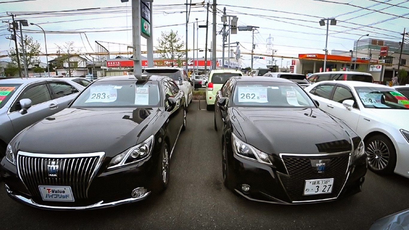 Росіяни можуть забути про люксові авто: Японія вводить санкції