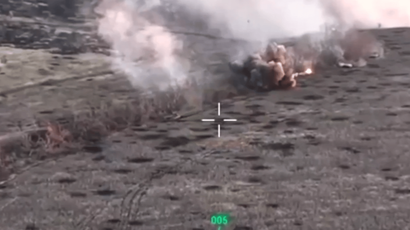 Сырский показал впечатляющее видео, как бойцы ВСУ уничтожают вражескую технику