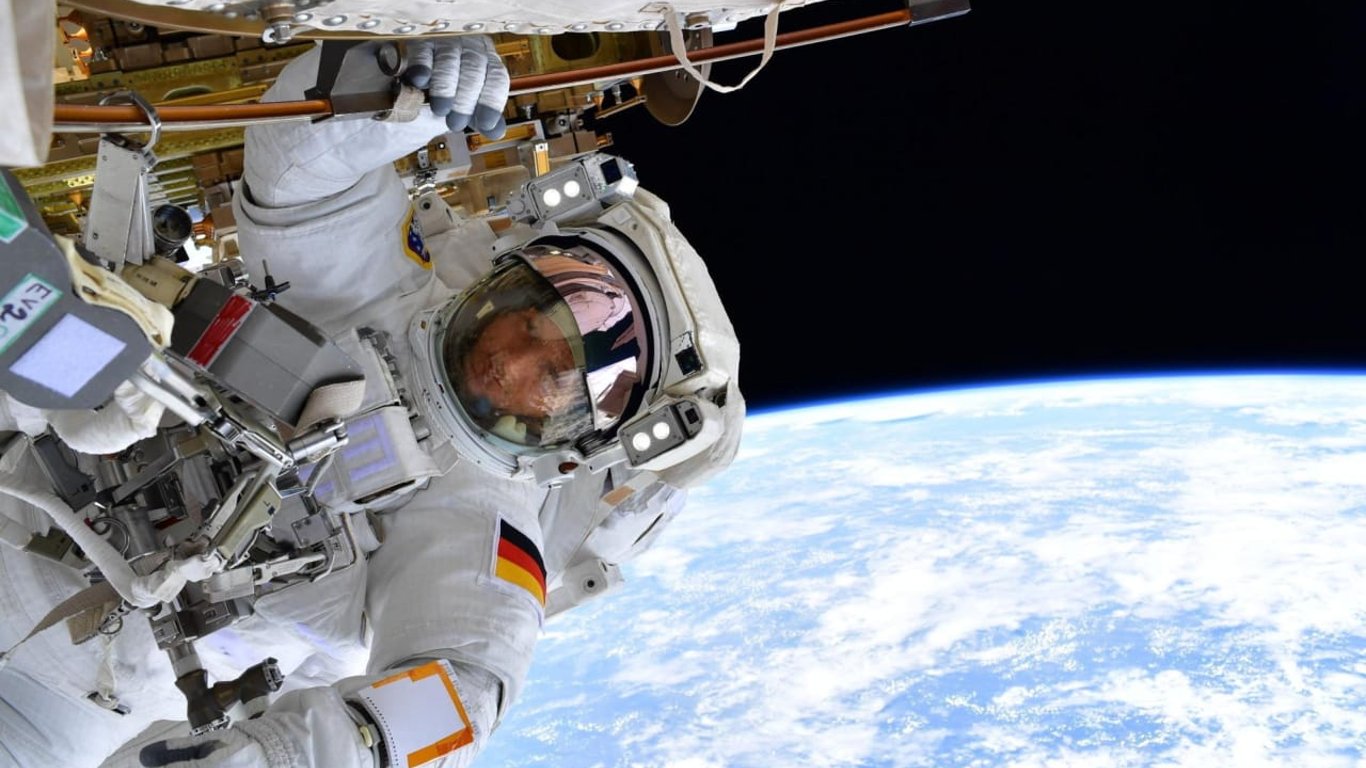 Немецкий астронавт рассказал, как выглядит война в Украине из космоса