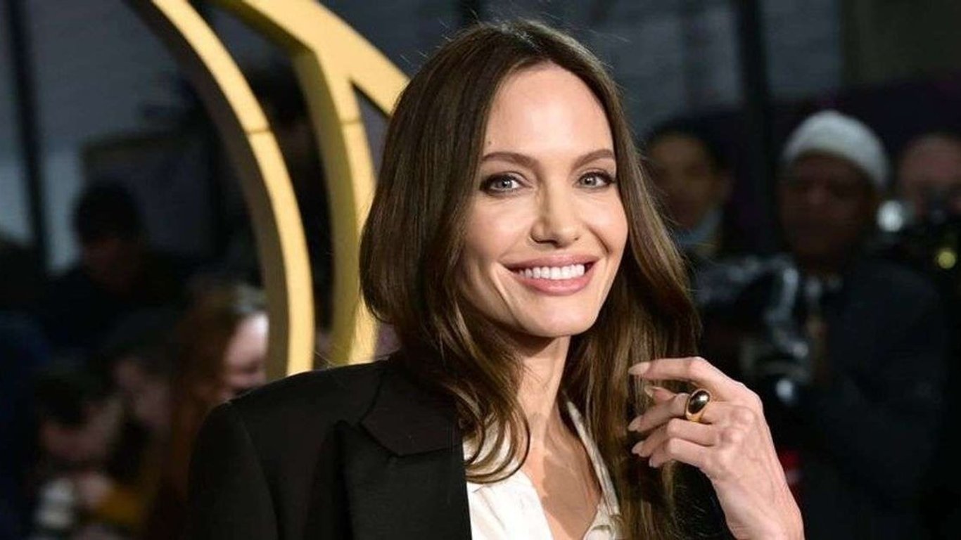 Анджелина Джоли запускает собственный модный бренд