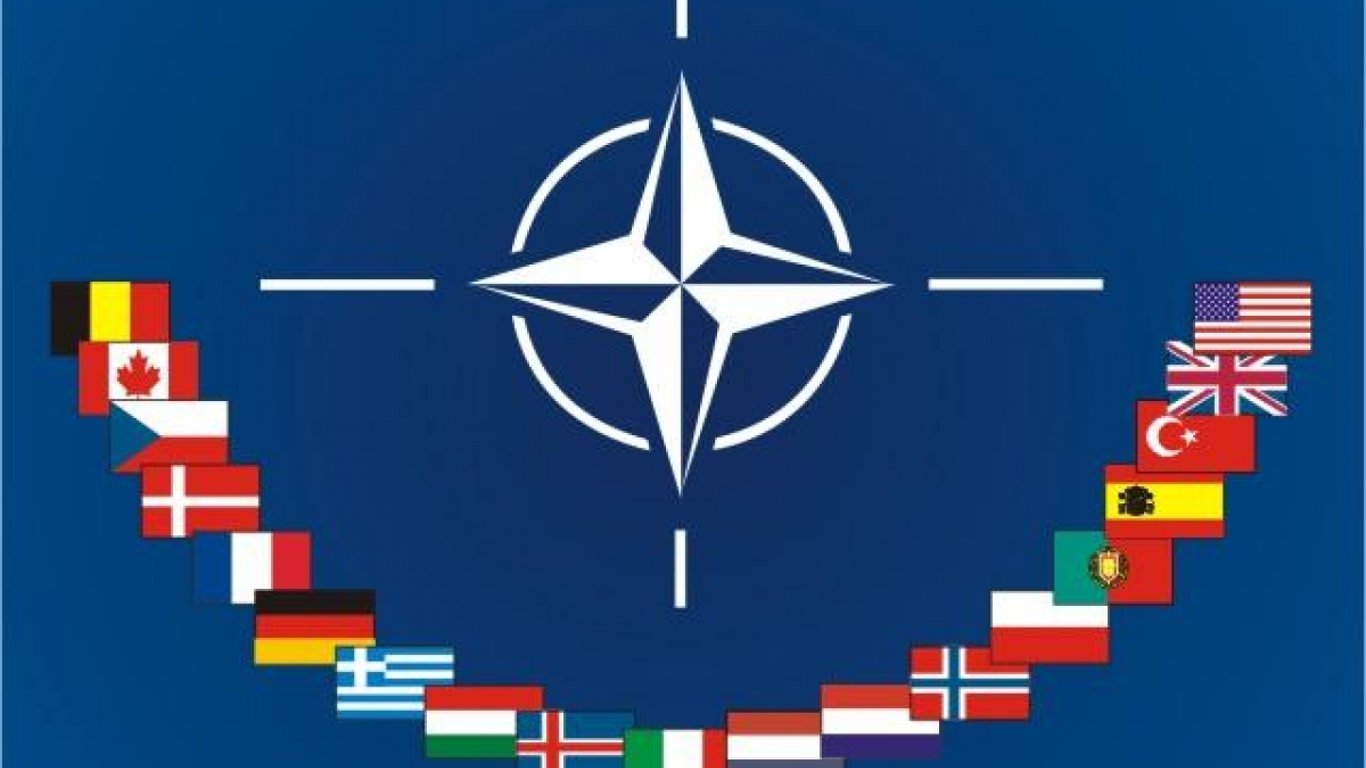 В НАТО заочно договорились не передавать Украине тяжелое оружие - СМИ