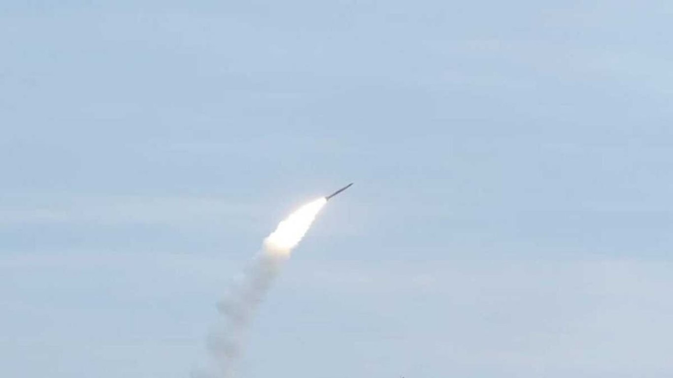 Враг нанес ракетные удары по Днепропетровщине: есть пострадавшие и погибшие