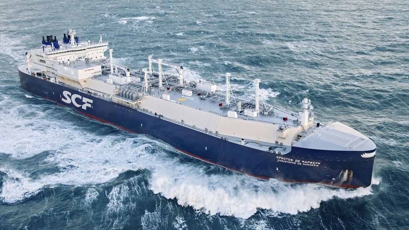 ЄС заборонить страхування суден, які перевозять російську нафту