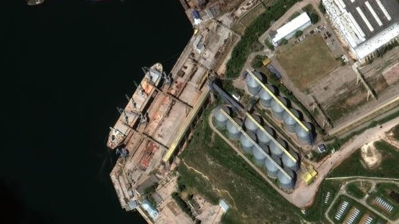Блокировка россией украинских портов хорошо видна со спутника