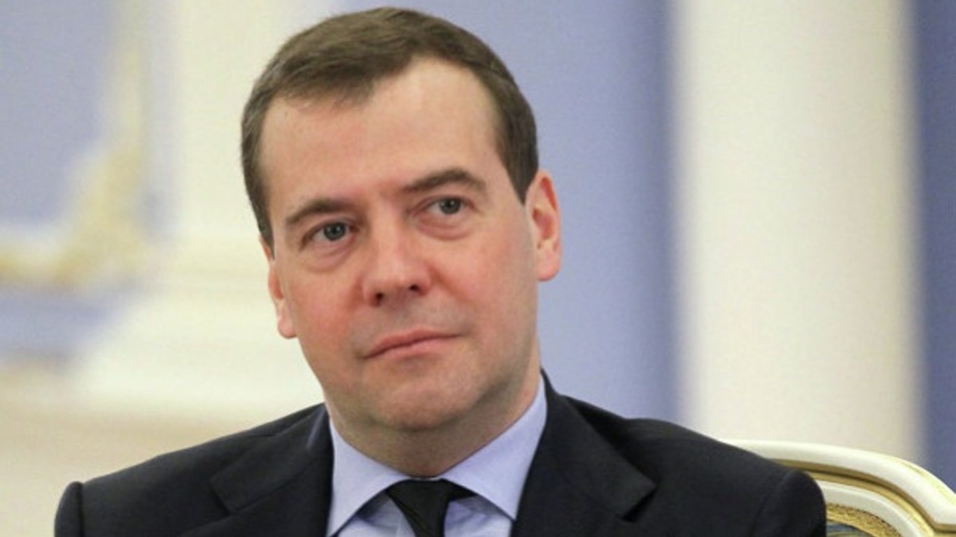 Медведев пригрозил Украине утратой суверенитета