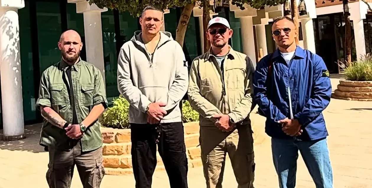 Александр Усик