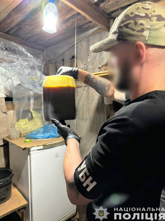 Виготовляв наркотики та психотропи в Чернігові