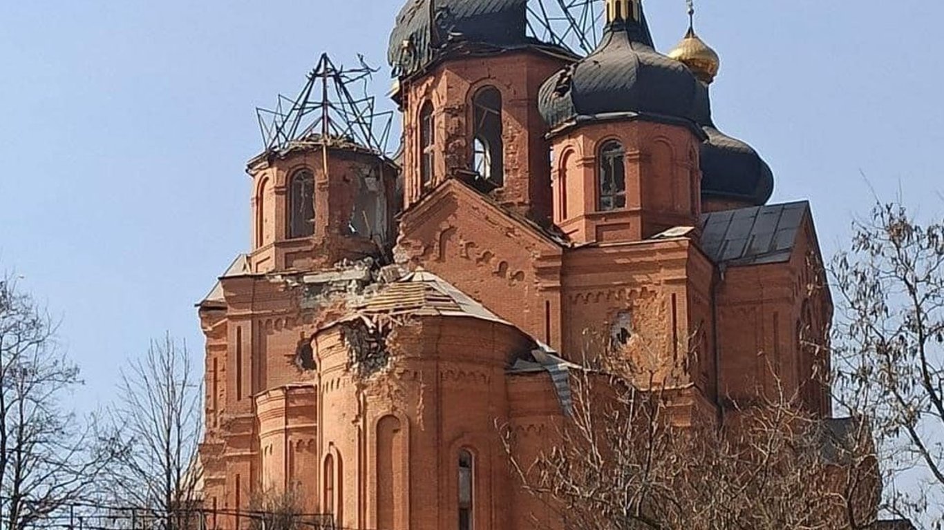 росіяни нищать церкви та вбивають монахів на Донеччині