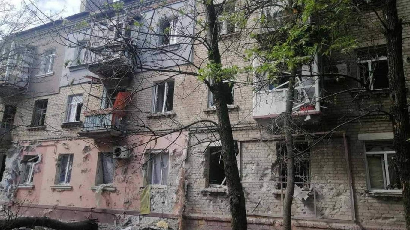 На Луганщині окупанти вбили щонайменше чотирьох цивільних осіб та знищили десятки будинків