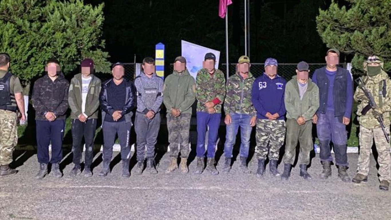 На границе с Румынией задержанных любителей сигарет отправили в военкомат